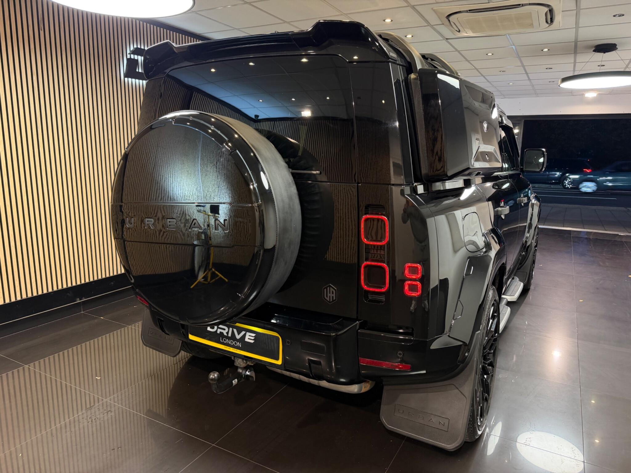 Land Rover Defender 110